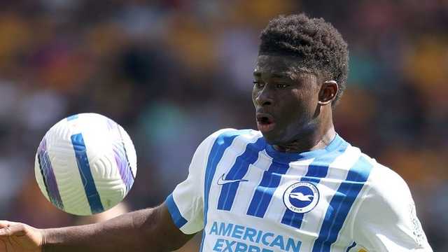 Brighton Tolak Keras MU, Patok Harga Rp2,4 T untuk Carlos Baleba