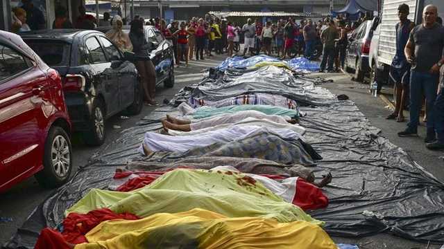 Operasi Polisi Brasil di Rio: 60 Anggota Geng Tewas, Warga Bariskan Jenazah