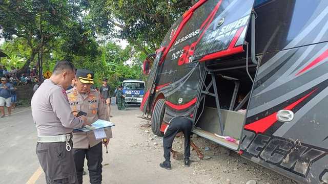 Bus rombongan RSBS Jember kecelakaan di Bromo, diduga rem blong