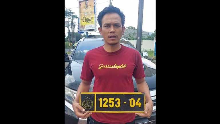 Pengemudi Pajero Pelat Polri Viral di Bandung: Bukan Anggota, Pelat Palsu