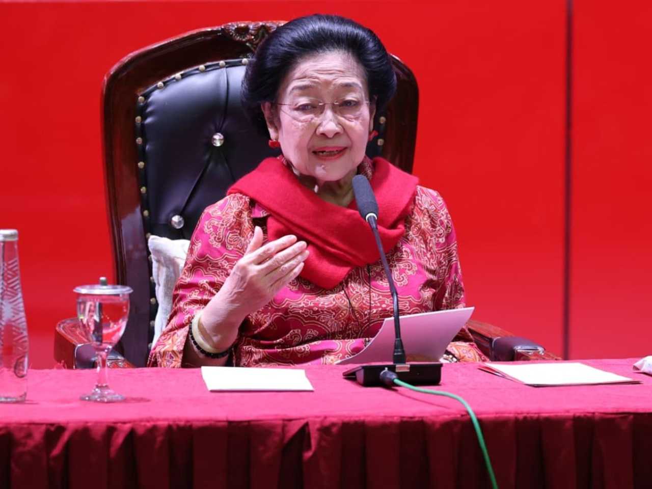 Megawati Sentil Pembelian Ijazah, Kenang Janji Kejar Gelar Soekarno