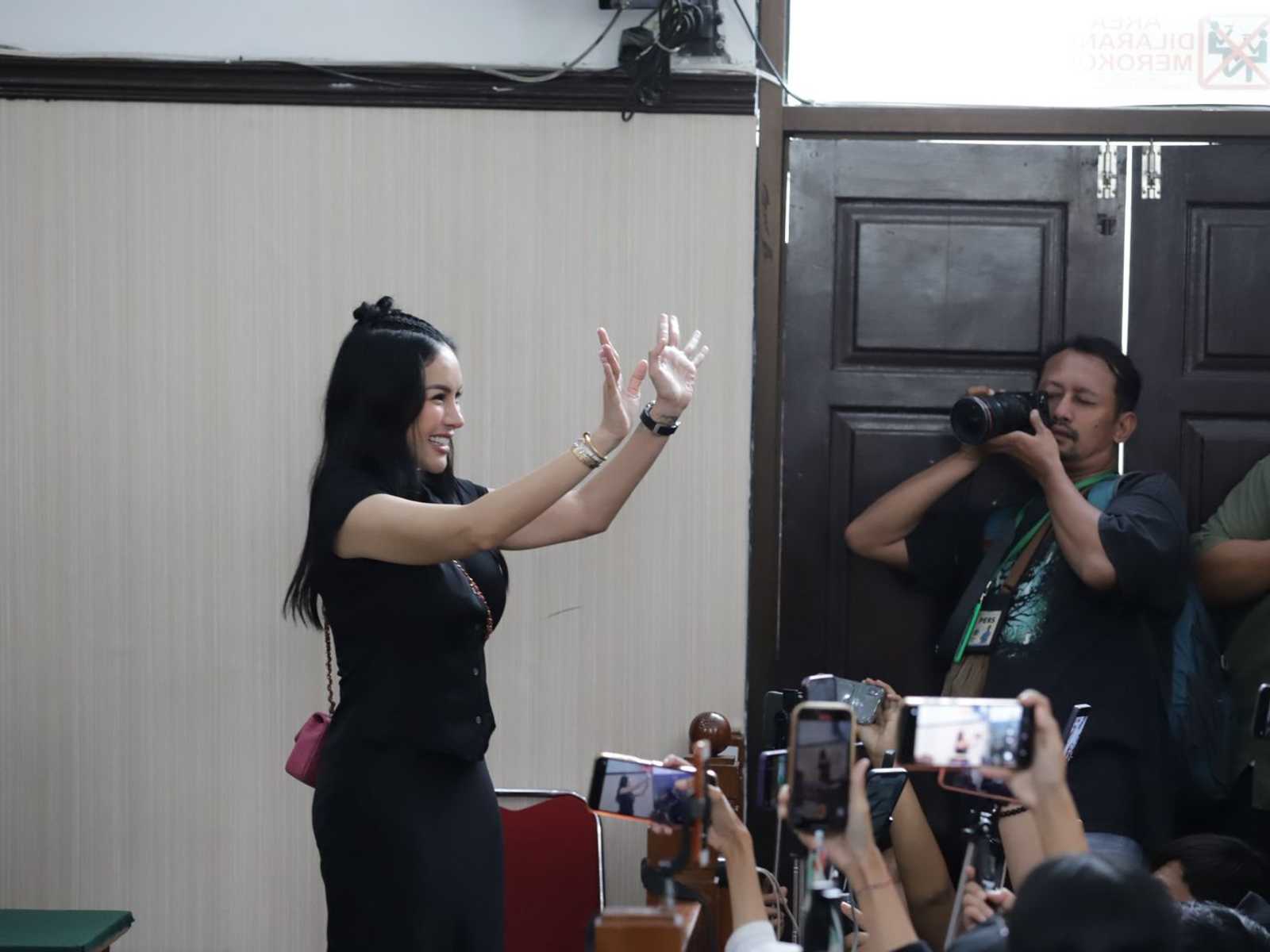 Nikita Mirzani Bebas TPPU, Divonis 4 Tahun Penjara atas Pemerasan