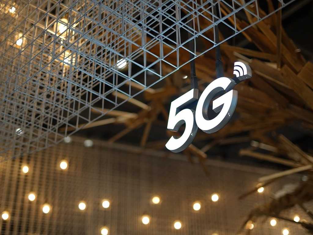 Wamenkomdigi Nezar Patria: 32 Persen Jaringan 5G Indonesia Tersambung 2030