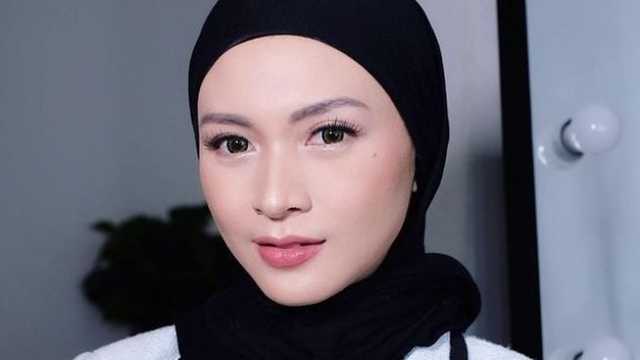 Donita batal operasi setelah kista hilang berkat air zamzam