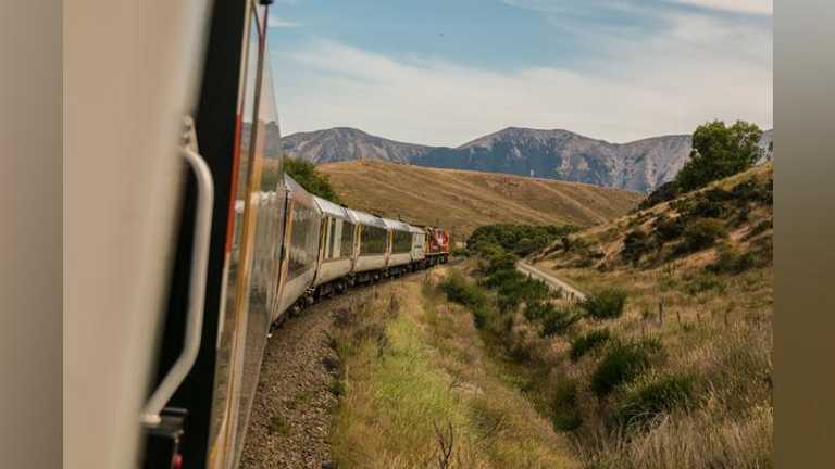 Dua Pelaku Ditangkap, 11 Terluka dalam Penikaman Kereta Inggris: Bukan Terorisme