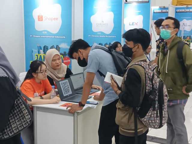 3 Tahun Menganggur, Fresh Graduate Terjegal Syarat Pengalaman Kerja