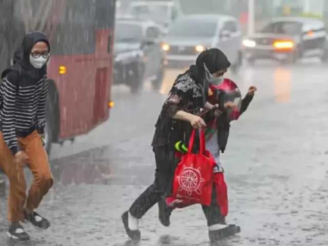 BMKG: Hujan Lebat Ancam Indonesia, Waspada Banjir dan Longsor Sepekan ke Depan