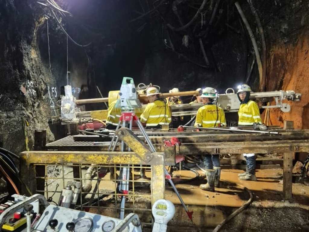 PTFI berupaya selamatkan 7 pekerja terjebak di tambang, terkendala material basah