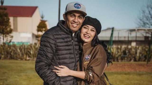 Mutia Ayu bantah tudingan hidup dari warisan Glenn Fredly, marah netizen soal agama anak