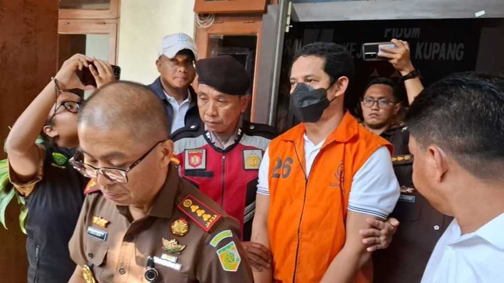Mantan Kapolres Ngada dituntut 20 tahun penjara atas persetubuhan anak