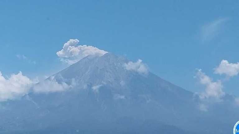 Gunung Semeru Kembali Meletus Empat Kali, Kolom Abu Capai 500 Meter