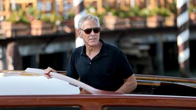 George Clooney Terpaksa Absen Konferensi Pers Film Netflix di Venice Akibat Sakit