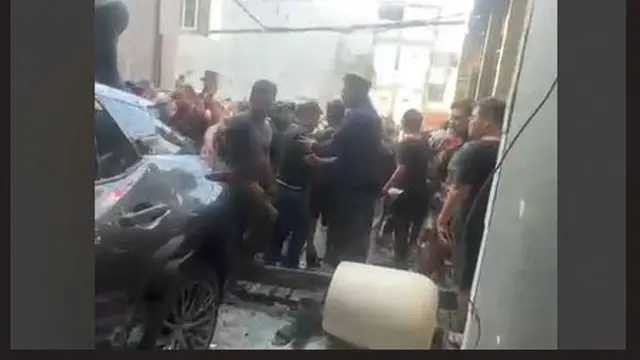 Ratusan Warga Serbu Rumah Anggota DPR Ahmad Sahroni di Tanjung Priok, Rusak Pagar & Kendaraan