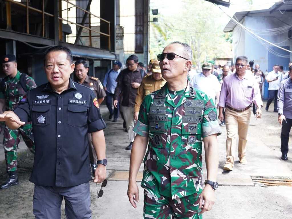 Kasum TNI tinjau smelter timah sitaan Kejagung di Bangka Belitung