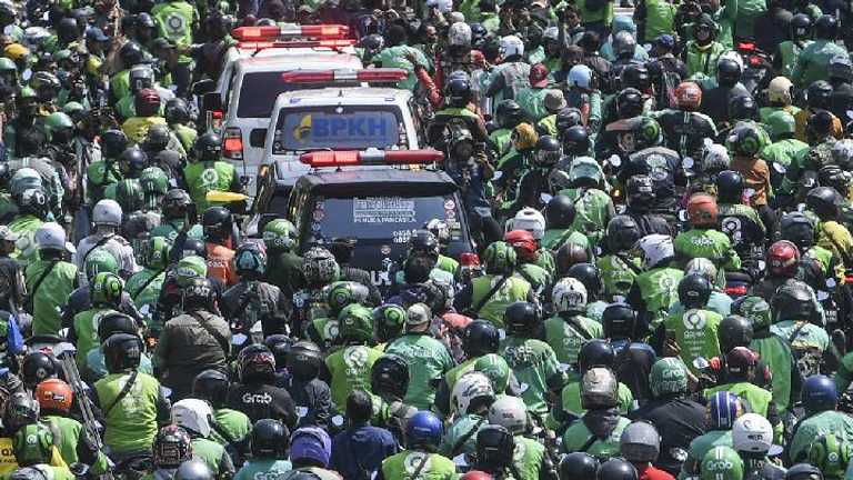 7 Anggota Brimob Diperiksa Propam: Ojol Tewas Dilindas Kendaraan Taktis