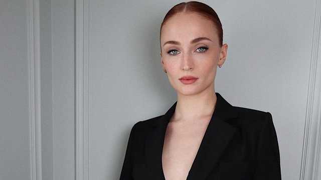 Sophie Turner Resmi Jadi Lara Croft di Serial Tomb Raider Amazon