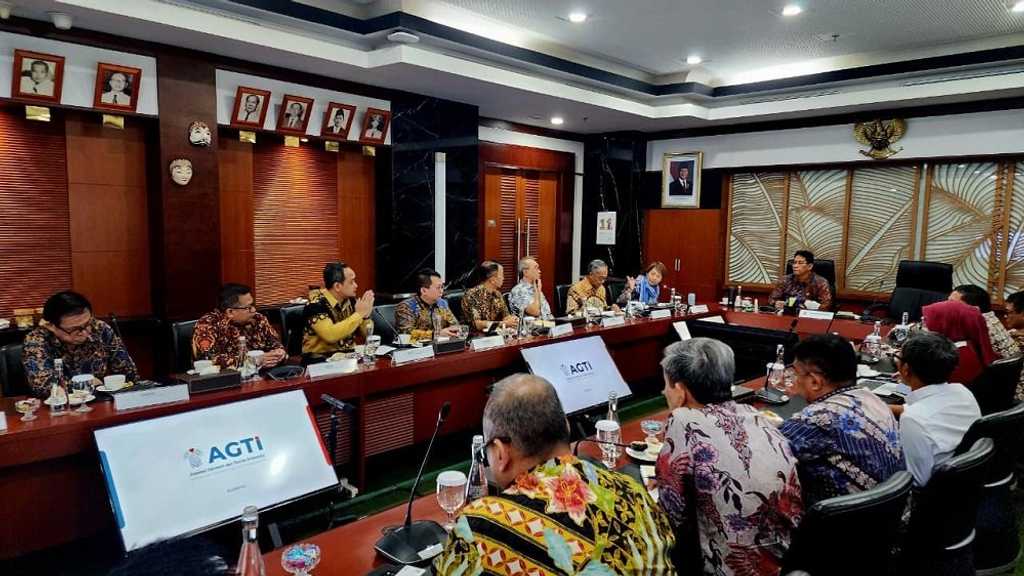 Menkeu Purbaya dan AGTI Sepakat Perkuat Daya Saing Tekstil Nasional