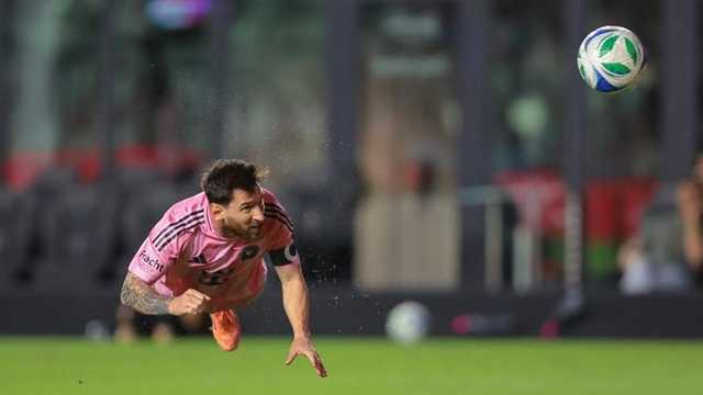 Dua Gol Messi Bawa Inter Miami Menang atas Nashville di MLS Cup 2025