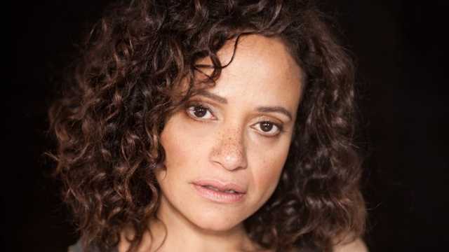 Judy Reyes Resmi Kembali ke Scrubs Reboot, Perankan Carla Espinosa Lagi!