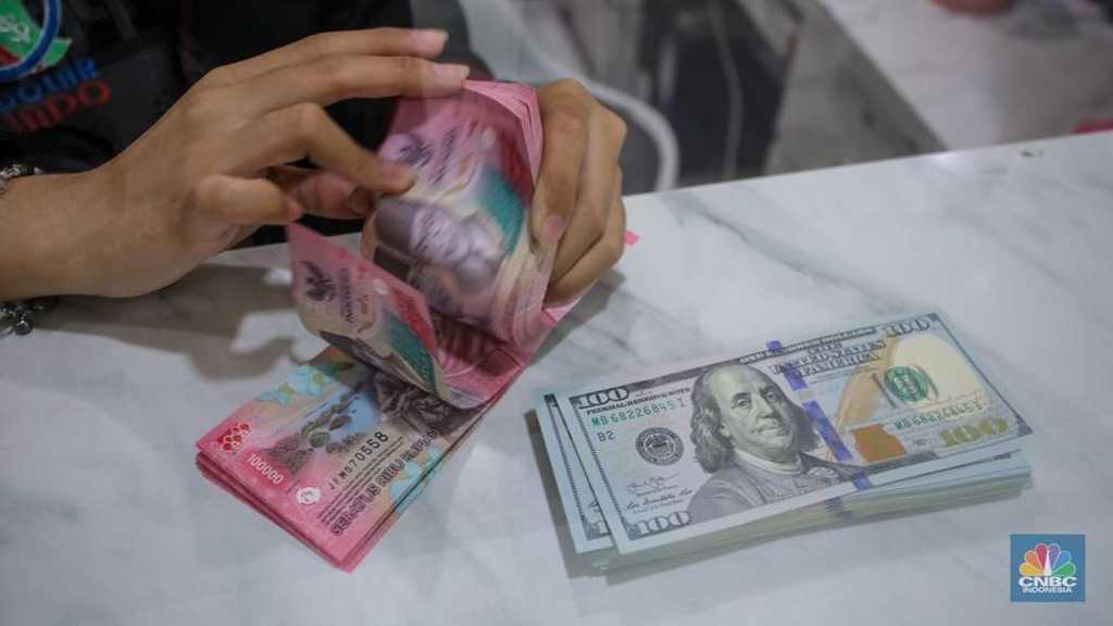 Rupiah Terbang! Dolar AS Tertekan, Trump Desak The Fed Pangkas Suku Bunga