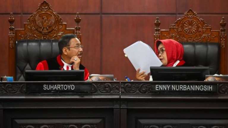 MK Ultimatum Pemerintah: Wamen Dilarang Rangkap Jabatan, Tenggat 2 Tahun!