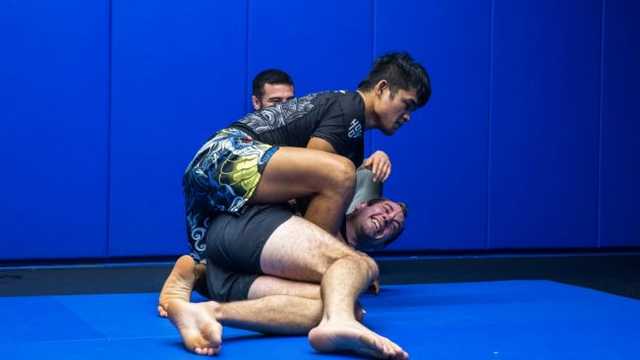 Petarung UFC Jeka Saragih Adu Mulut di Bandara Soetta: Dituduh Merokok
