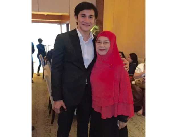 Ibu Vino G Bastian Mualaf Dibimbing Buya Hamka, Kisah Spiritual Terungkap