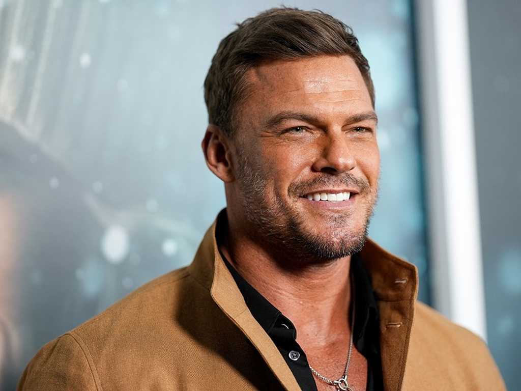Alan Ritchson Bintang "Reacher" Debut Film "Motor City" Hampir Tanpa Dialog di Venice