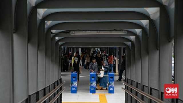 Gubernur Pramono: Pembayaran Transportasi Jakarta Bisa Sambil Lari