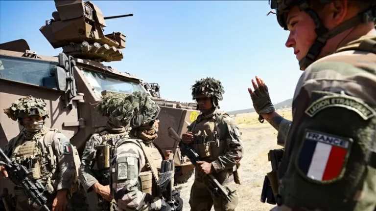 Macron Ingin Intervensi Militer, Legiun Asing Prancis ke Ukraina?