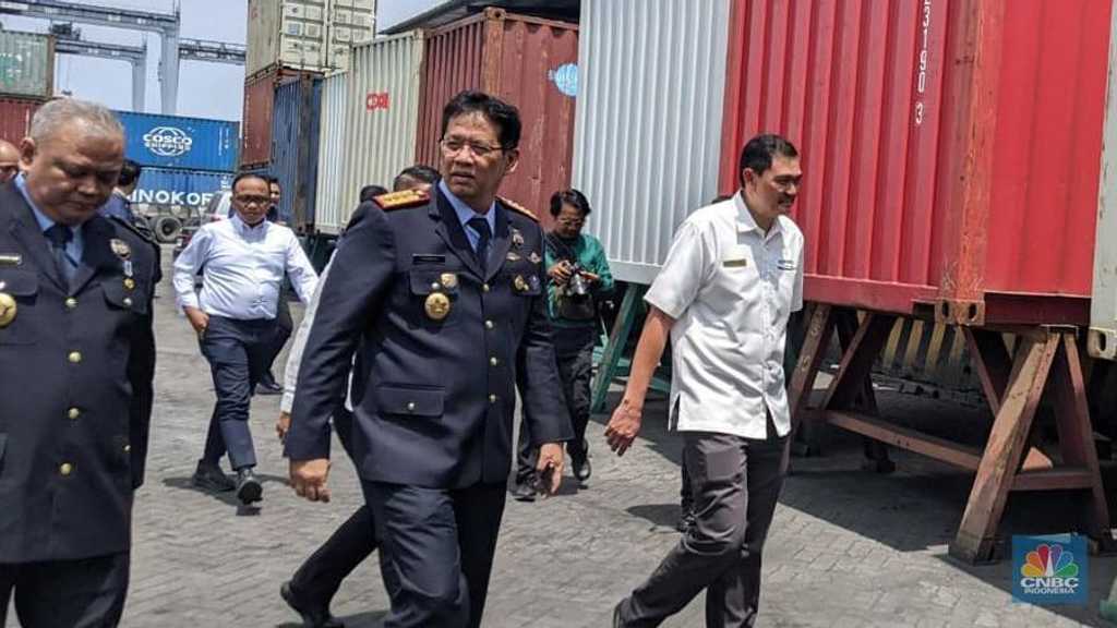 Menkeu Purbaya Sidak Priok: Curiga Jalur Hijau Bea Cukai "Merah"